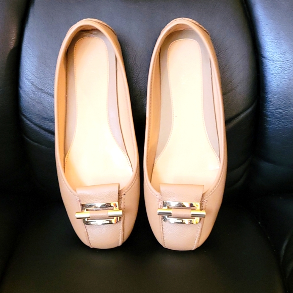 Michael Kors tan ballerina flat